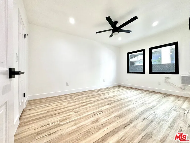 121 S Crescent Dr #A — Photo 11