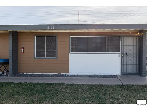2123 W Devonshire Ave #9 Photo 1