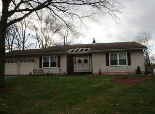 22 Wood Lake Dr, Piscataway, NJ 08854