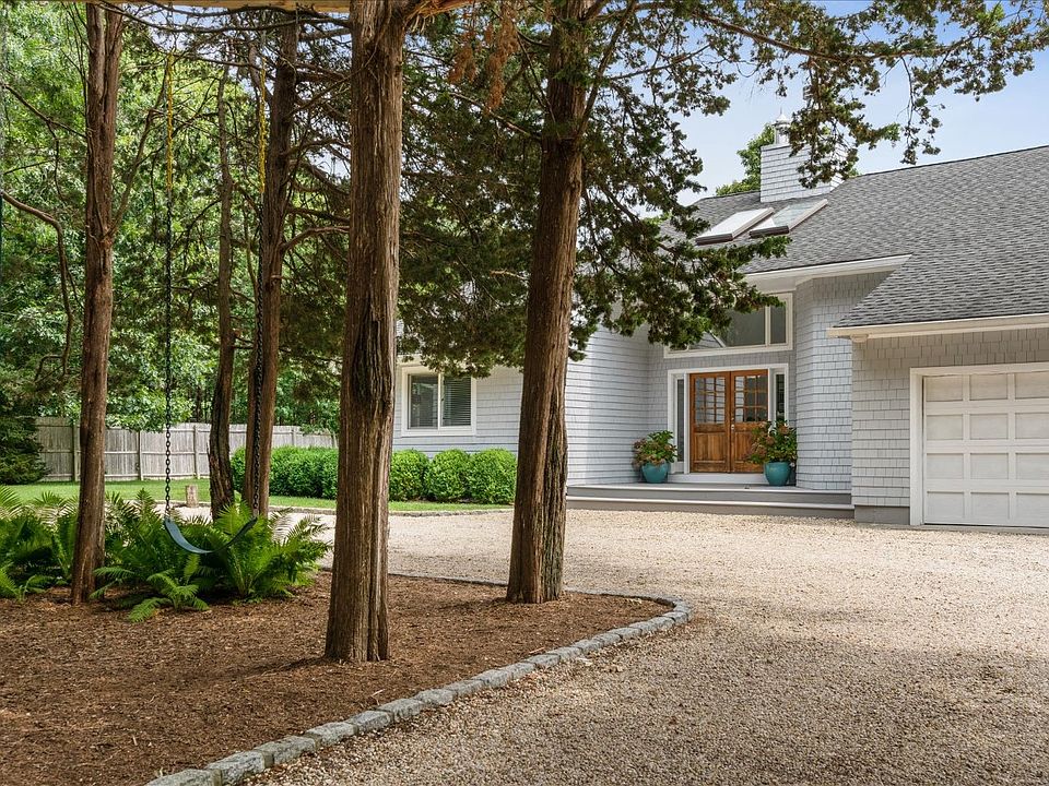 1st image of 40 Hidden Cove Ct