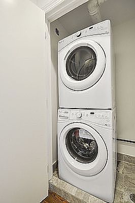 3rd image of 407 E 6th St