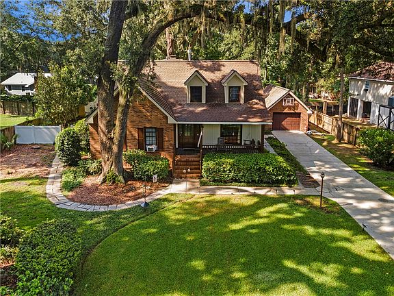2nd image of 160 Paradise Marsh Cir #1