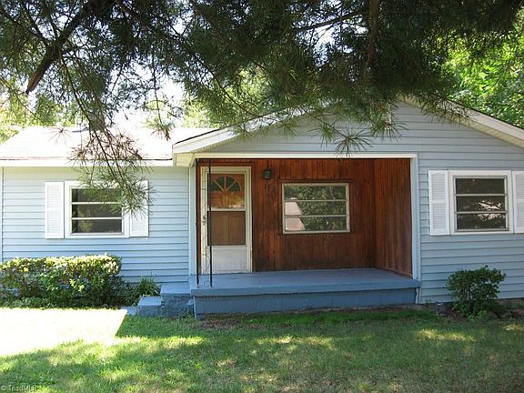 2nd image of 2227 Bradley St