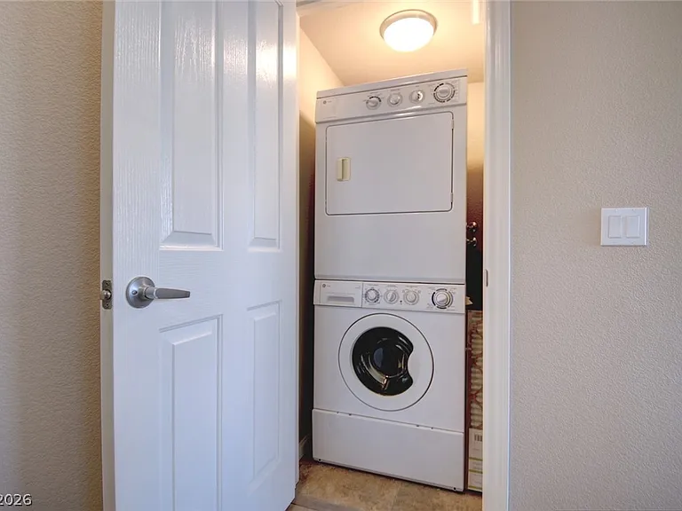 8400 Tiger Woods Ave — Photo 21