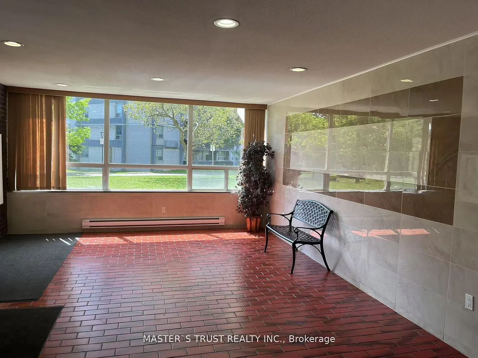 3 bed, $2,950 — Photo 3