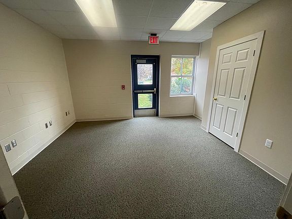 4th image of 186 1st St Unit 2