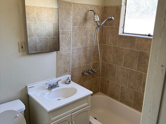 5th image of 1315 1/2 N Mountain View Ave #12
