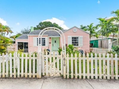 610 S North St, Lake Worth, FL, 33460
