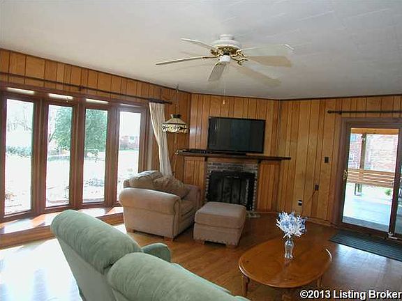 2nd image of 2501 Charles Ct