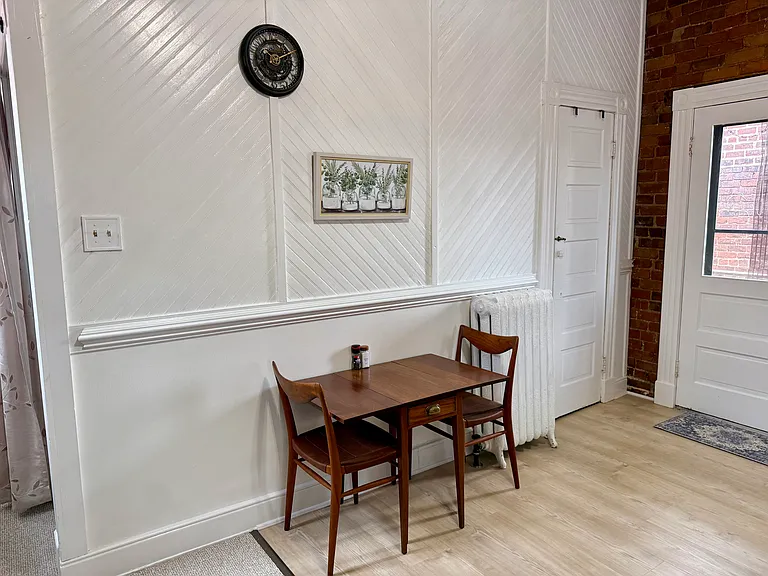 2033 W Grace St #C — Photo 11