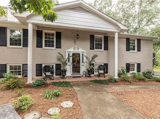3770 N Lakeshore Dr, Clemmons, NC 27012