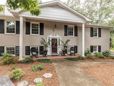 3770 N Lakeshore Dr, Clemmons, NC, 27012