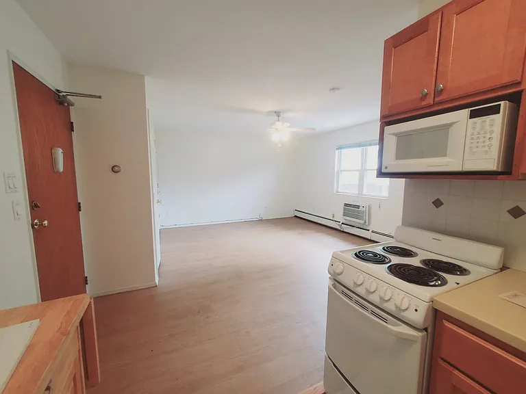 29 Hoyt St #6 — Photo 2