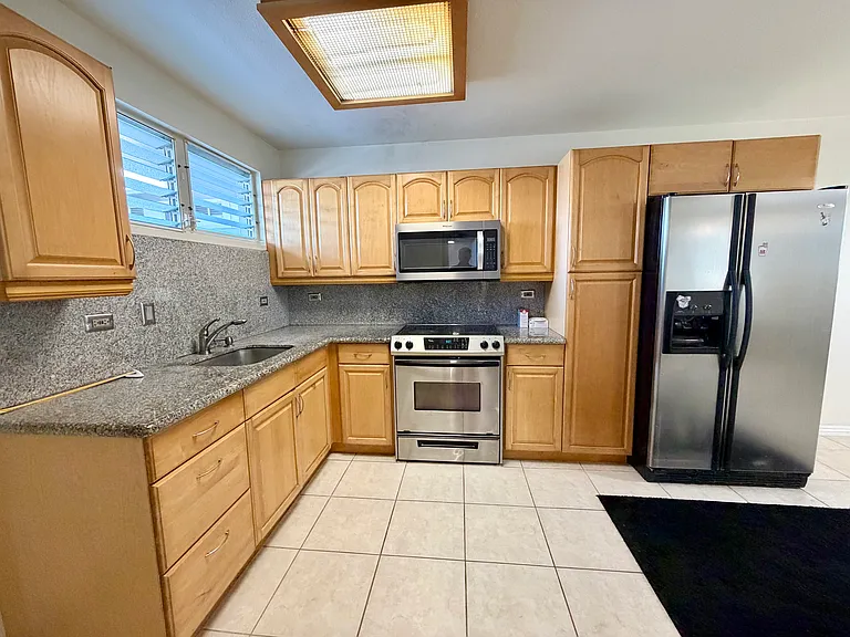 909 University Ave #107 — Photo 1
