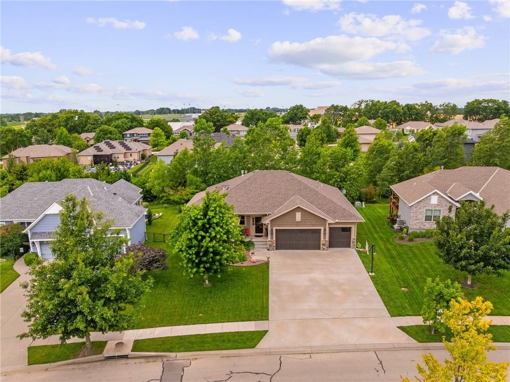 19736 Norton St, Spring Hill, KS - View 2