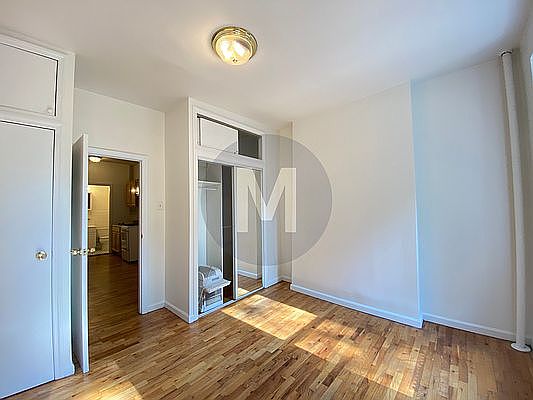 2nd image of 161 E 99th St APT 3