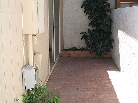 Side courtyard