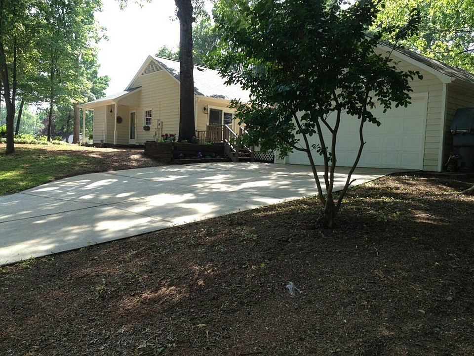 2nd image of 604 Conestoga Dr