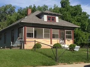 4135 Cornelius Ave photo 1