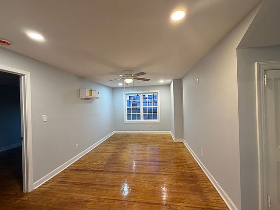 2nd image of 1613 Saint Andrew St