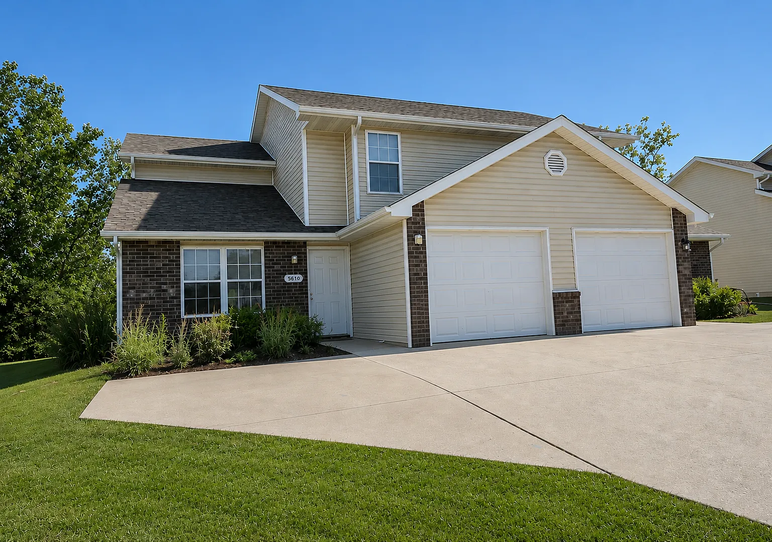 5808-5810 Canaveral Dr. — Photo 1