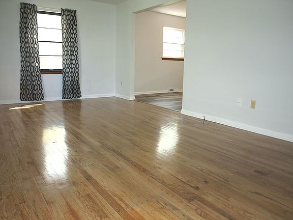 4th image of 6152 Pennsylvania St #T