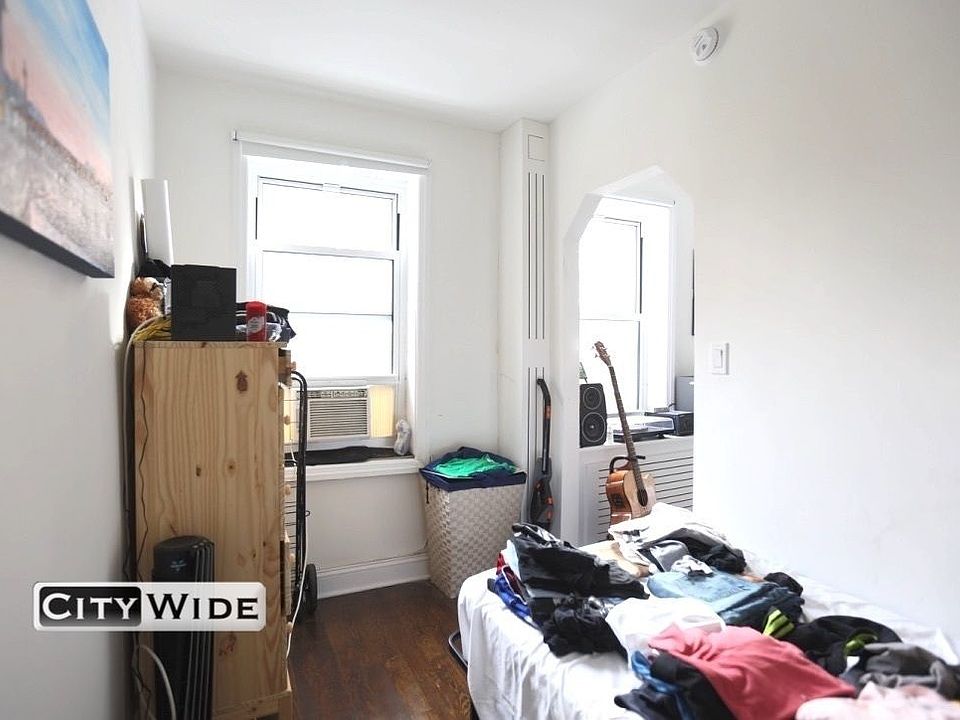 2nd image of 455 2nd Ave Frnt 2