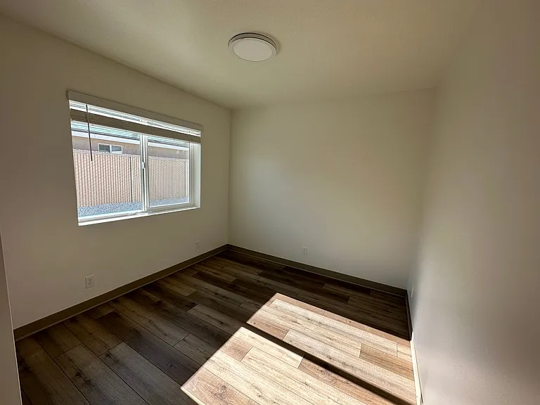 927 W Franklin Ave #B — Photo 12