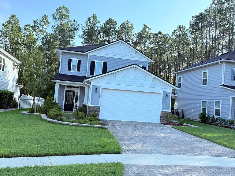 323 Holly Forest Dr — Photo 2