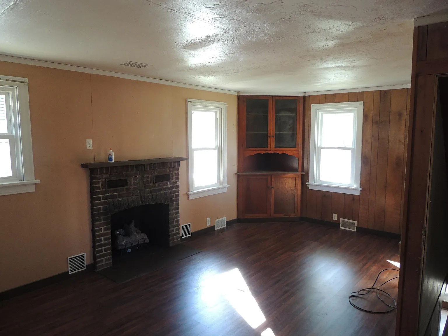 2 bed, $925 — Photo 3