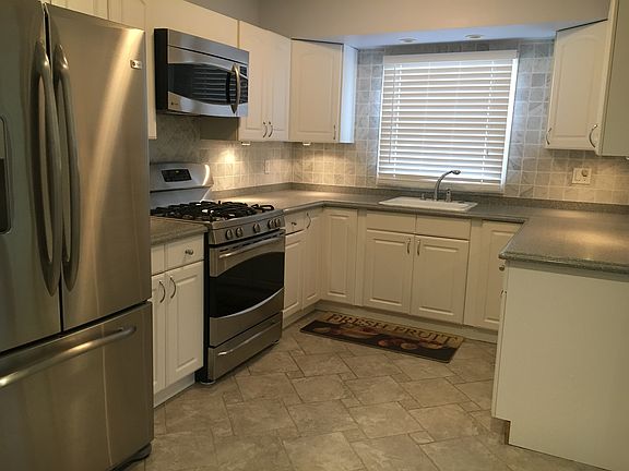 2nd image of 175 N Hickory St