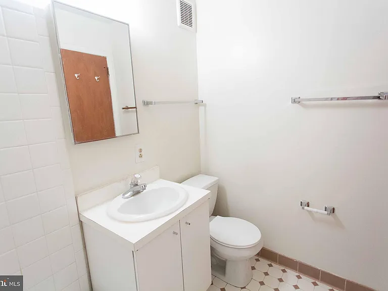 723 Spruce St #2F — Photo 13
