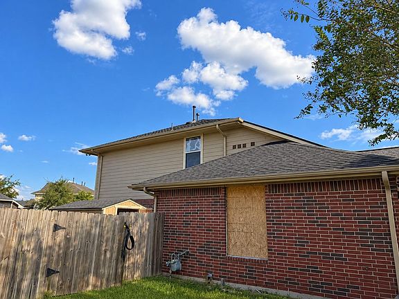 3rd image of 8903 Rocky Knoll Ln