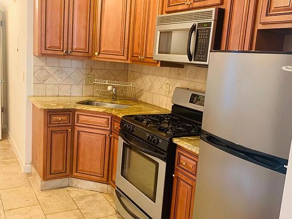 2nd image of 608 S 16th St #1