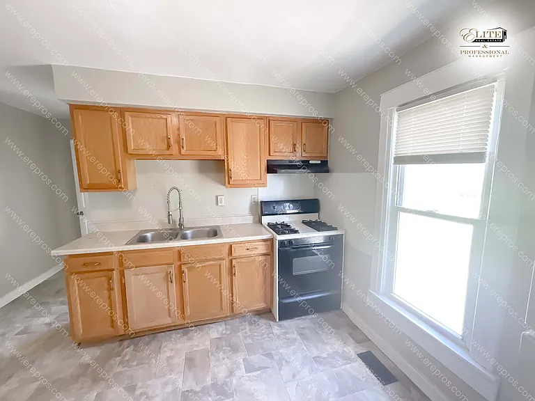 1229 Lyon St #1 — Photo 3