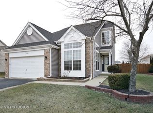 228 Dublin Ln, South Elgin, IL 60177