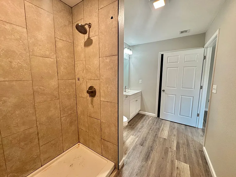1007 N Quincy Ave — Photo 20