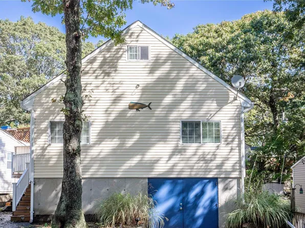 8 Whalers Path, Baiting Hollow, NY 11933