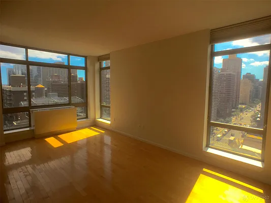 Rented by Oxford Property Group | media 20