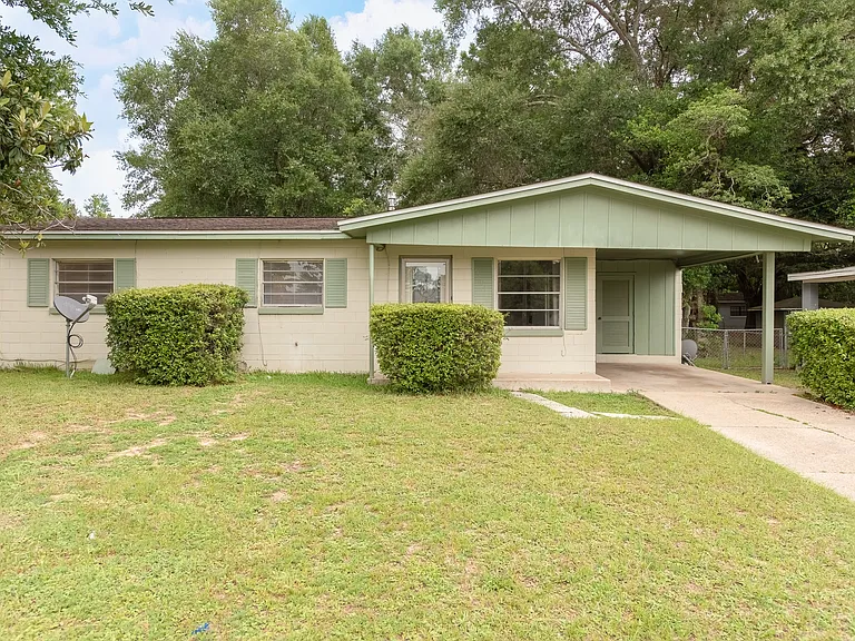 6404 Dunbar Rd — Photo 1