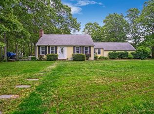 14 Woodridge Rd, East Sandwich, MA 02537