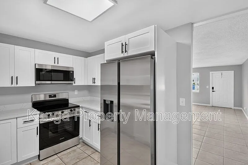 4 bed, 2.0 bath, 1541 sqft, $2,795 — Photo 2