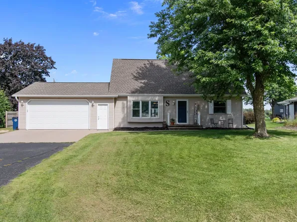 N2464 Joan St, Greenville, WI 54942