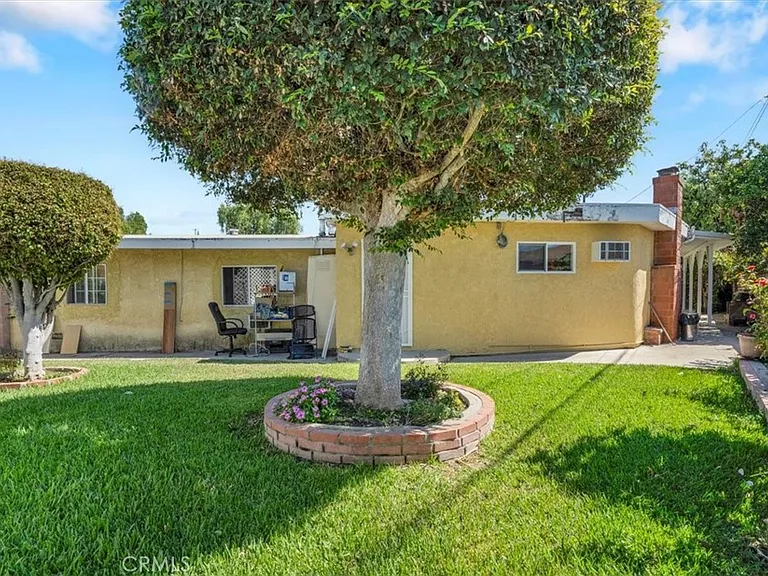 9241 Vicki Dr — Photo 16