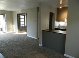 7542 SW Barnes Rd UNIT C, Portland, OR 97225