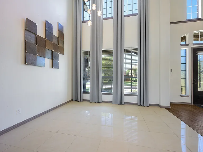5170 Mohegan Ln — Photo 12