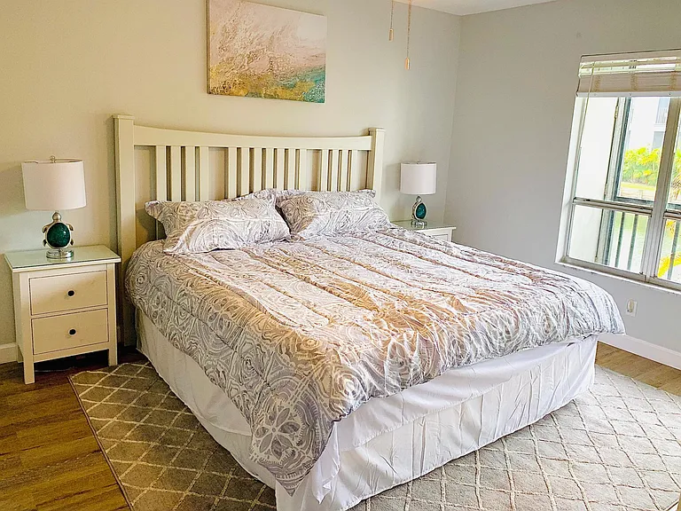 251 Fenwick Dr #7 — Photo 4