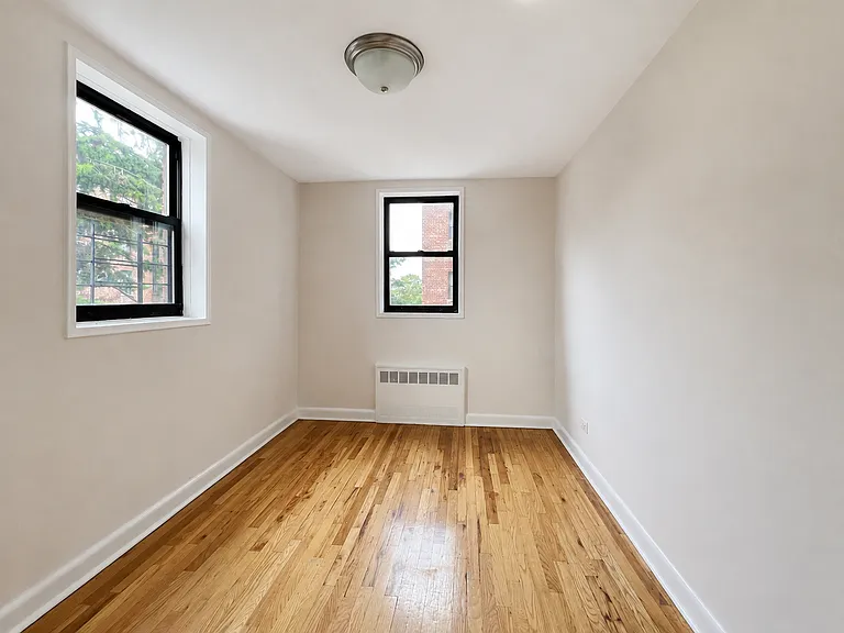 2409 E 3rd St #5F — Photo 6