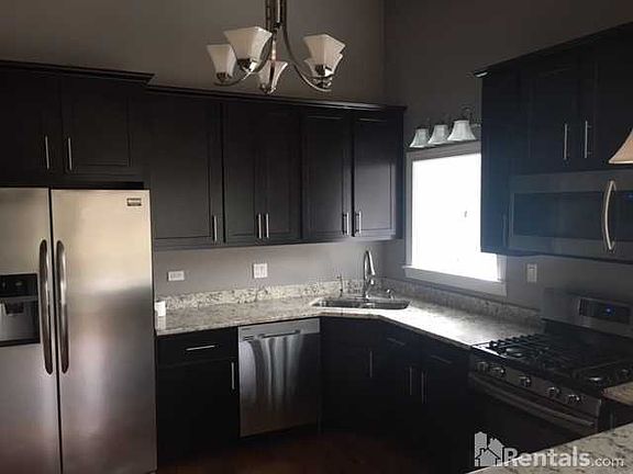 3rd image of 22W713 Tamarack Dr