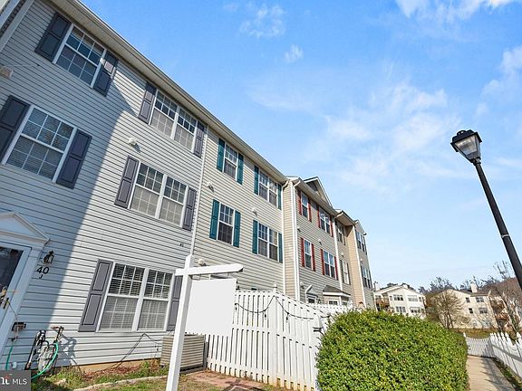 4th image of 40 Ironstone Ct APT J
